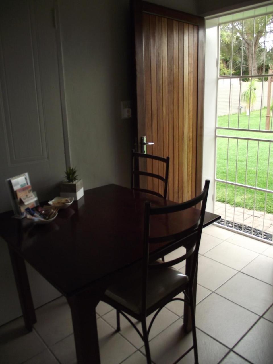 De Nachtuilen Guesthouse Upington Extérieur photo